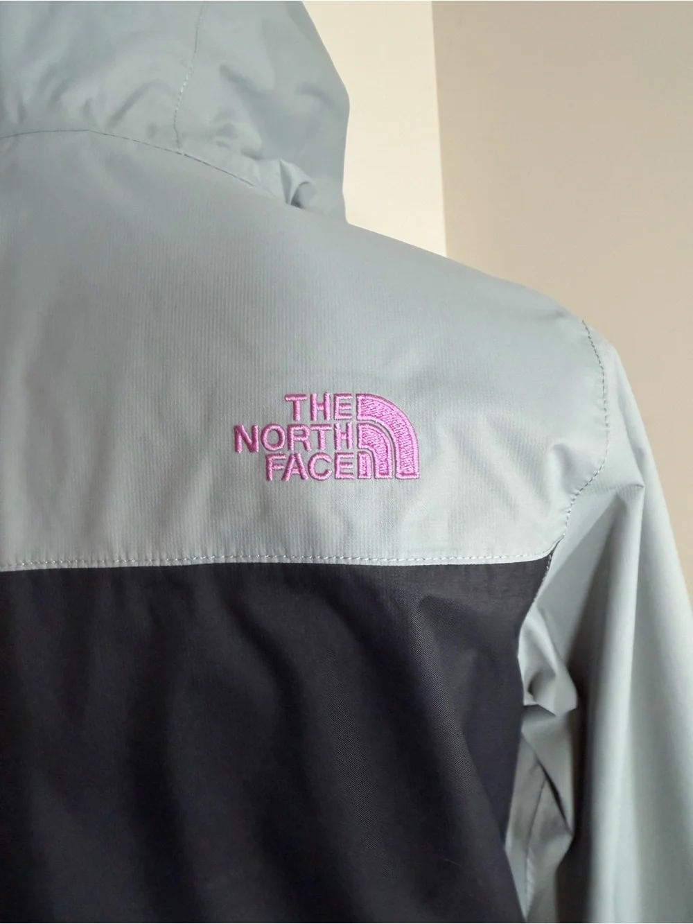 The North Face Girl’s Triclimate -SZ M- Grey Black Windbreaker Rain Jacket